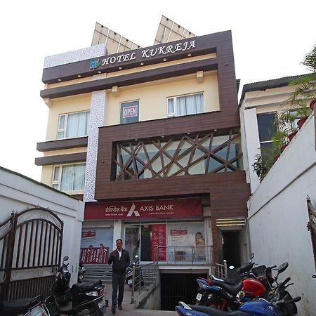 Oyo 8132 Hotel Kukreja Ντεχραντούν Εξωτερικό φωτογραφία