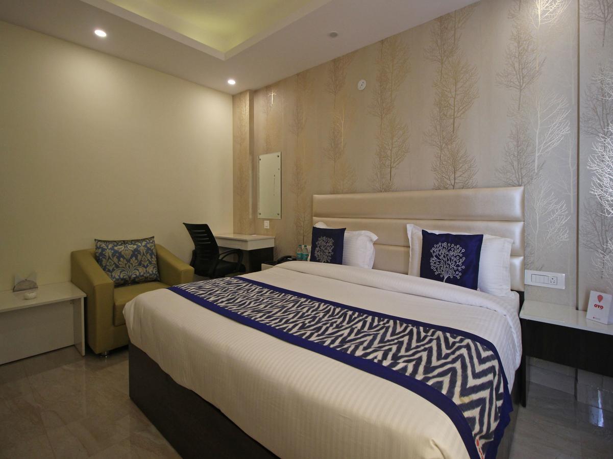 Oyo 8132 Hotel Kukreja Ντεχραντούν Εξωτερικό φωτογραφία