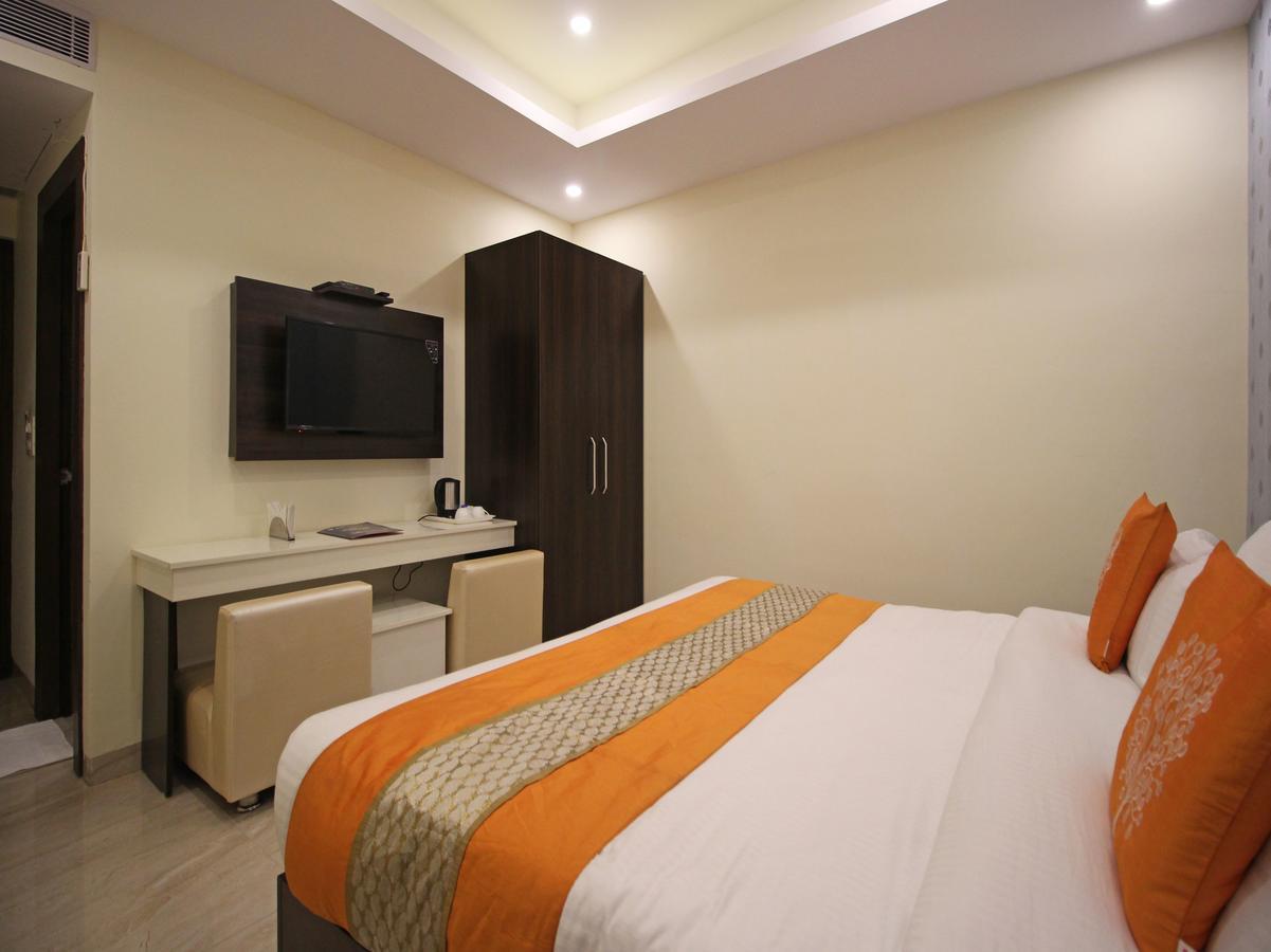 Oyo 8132 Hotel Kukreja Ντεχραντούν Εξωτερικό φωτογραφία