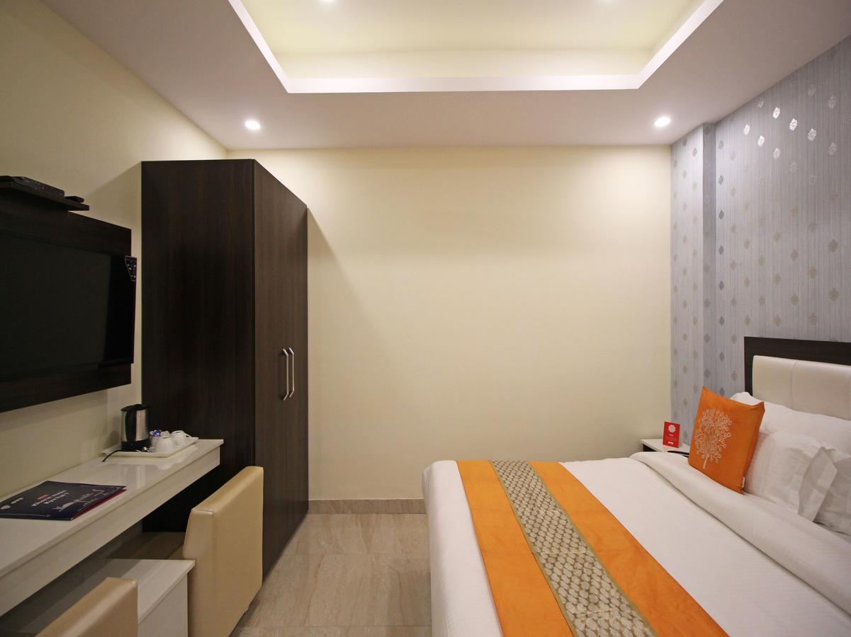 Oyo 8132 Hotel Kukreja Ντεχραντούν Εξωτερικό φωτογραφία