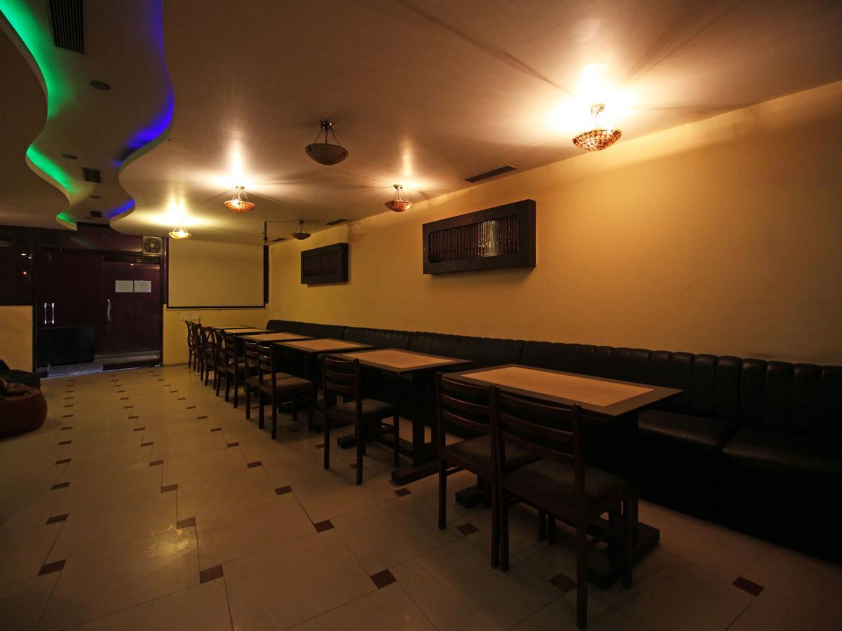 Oyo 8132 Hotel Kukreja Ντεχραντούν Εξωτερικό φωτογραφία