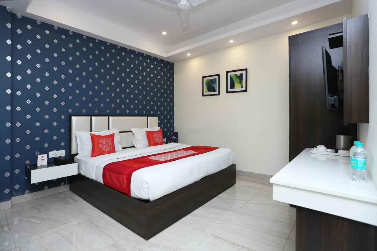 Oyo 8132 Hotel Kukreja Ντεχραντούν Εξωτερικό φωτογραφία