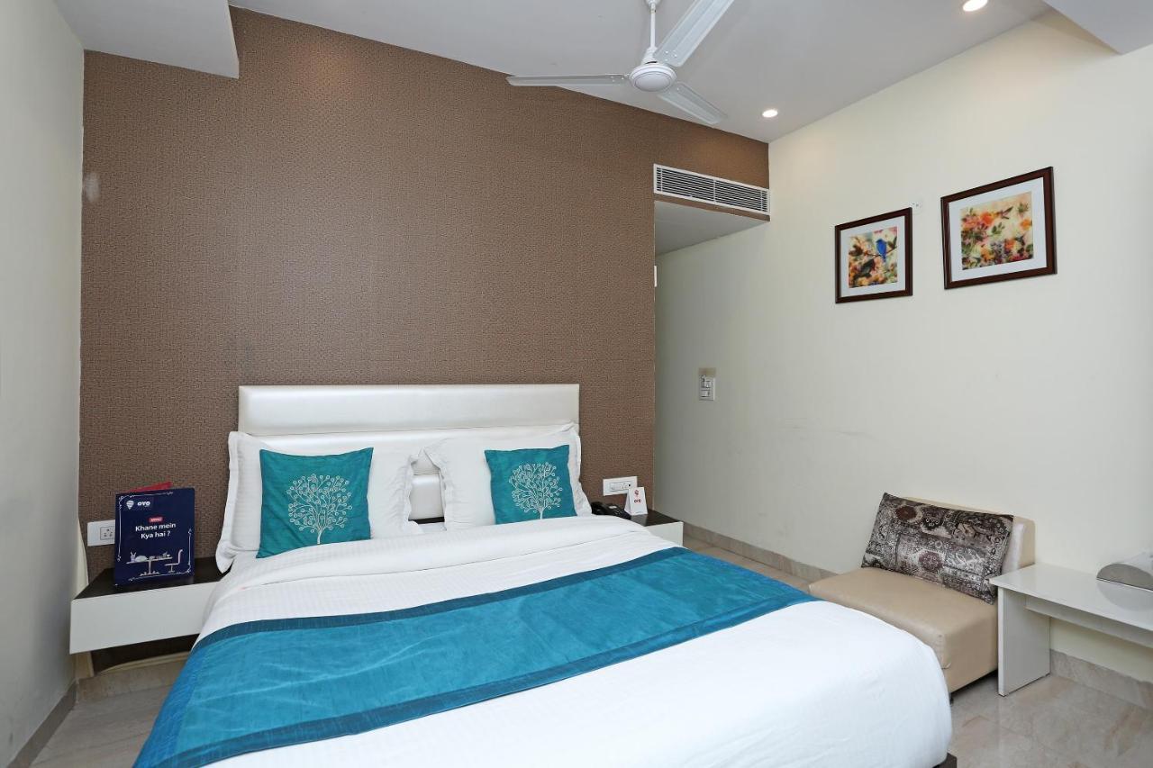 Oyo 8132 Hotel Kukreja Ντεχραντούν Εξωτερικό φωτογραφία
