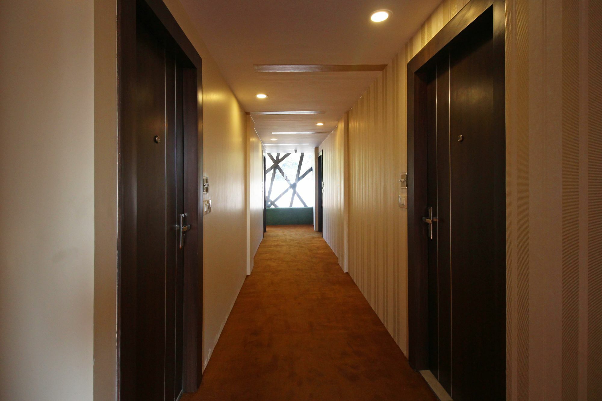 Oyo 8132 Hotel Kukreja Ντεχραντούν Εξωτερικό φωτογραφία